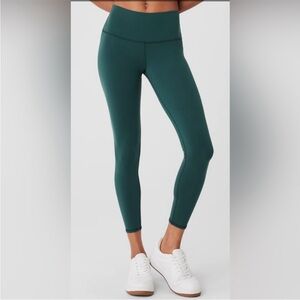 Alo Yoga 7/8 High-Waist Airlift Legging size XS in Midnight Green
